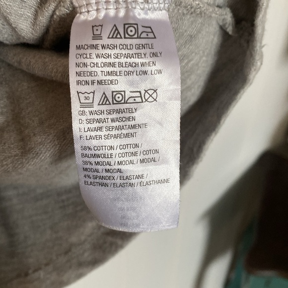 Lisa Rinna Flutter Sleeve Top Size XL - Picture 4 of 12